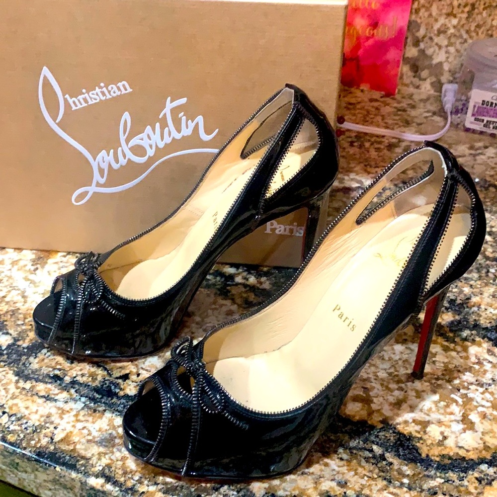 Black Christian Louboutin heels o